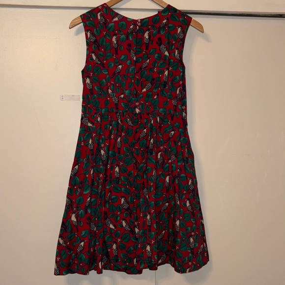 Emily and Fin Red Bird Print Dress with Green Leaves
Size M UK 12 Fully Lined - Picture 10 of 13